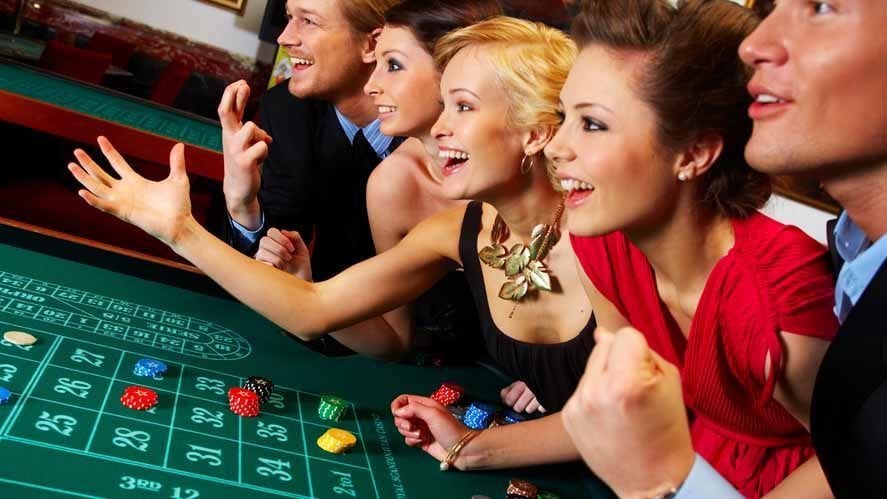 gamble with/on sth