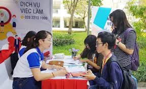 be involved in doing sth
