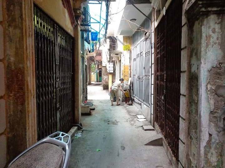 alley